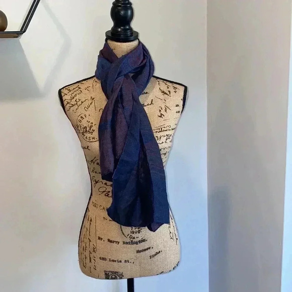 Italian Wool Scarf - Picture 1 of 4